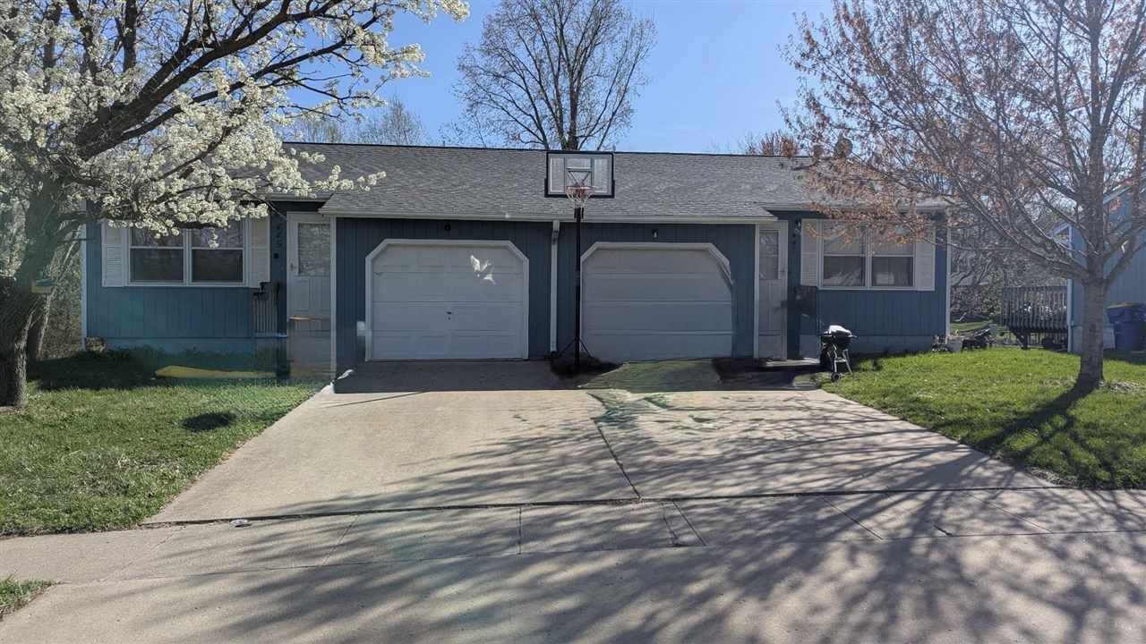445/447 Heritage Pl, North Liberty, IA 52317 Main Photo