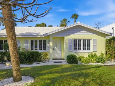 323 MADISON DRIVE, SARASOTA, FL 34236