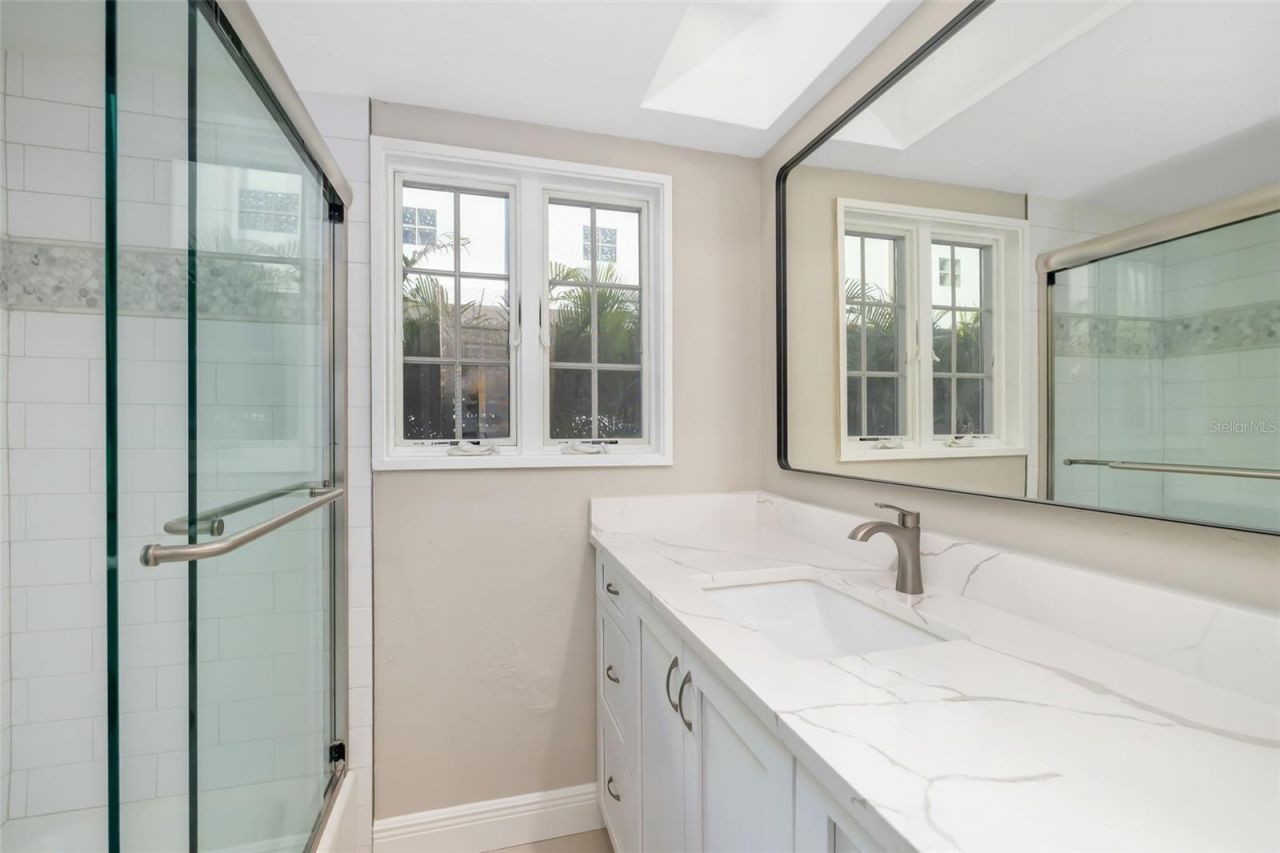 323 Madison Drive, Sarasota, FL 34236 Photo