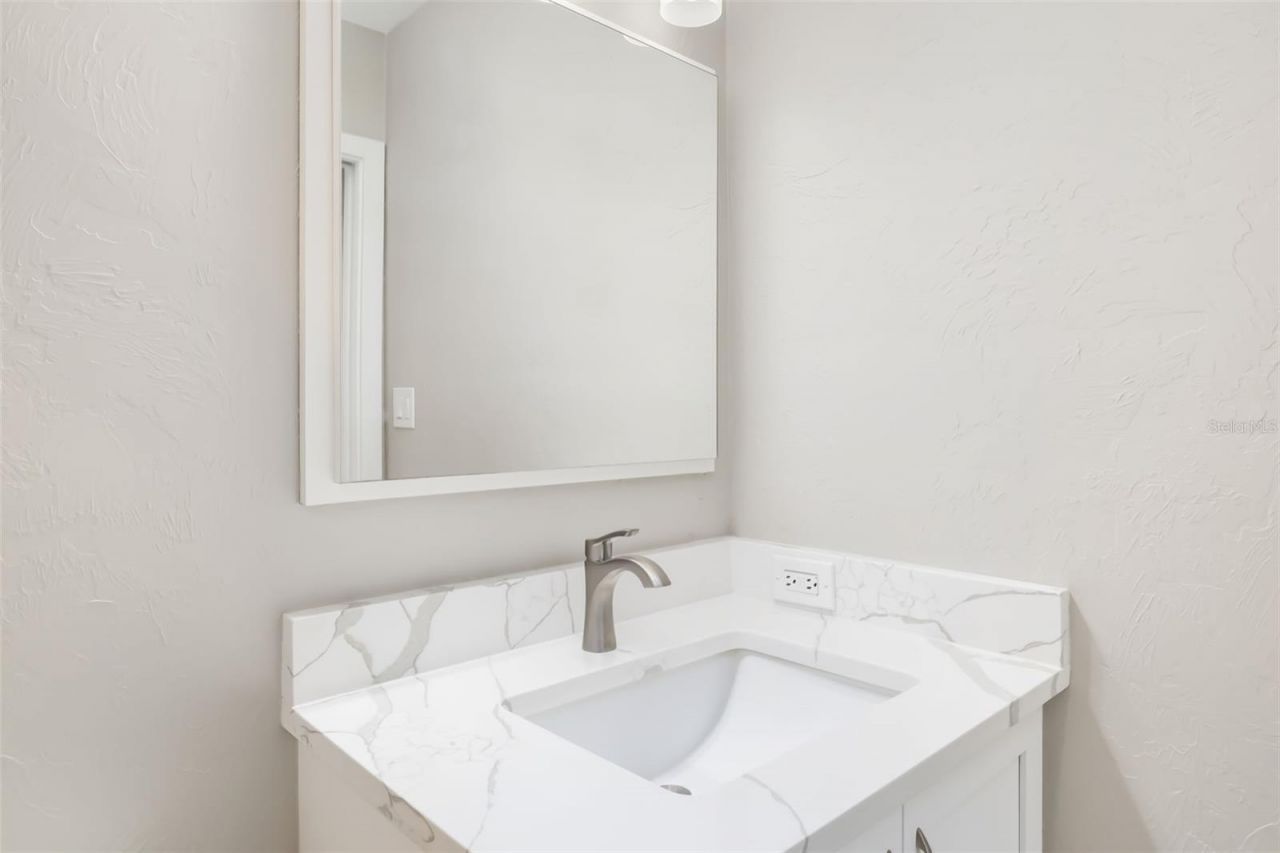 323 Madison Drive, Sarasota, FL 34236 Photo