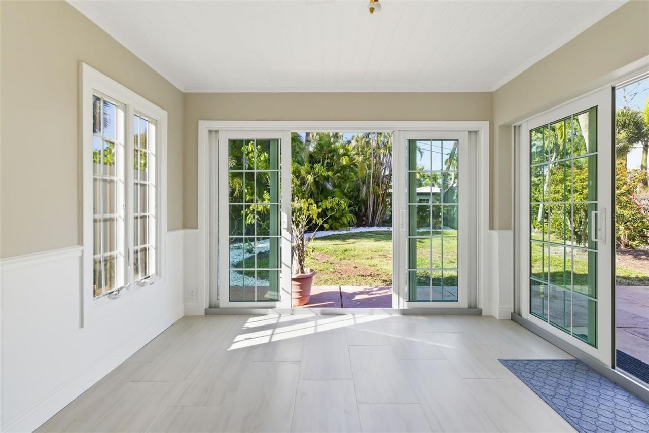 323 Madison Drive, Sarasota, FL 34236 Photo