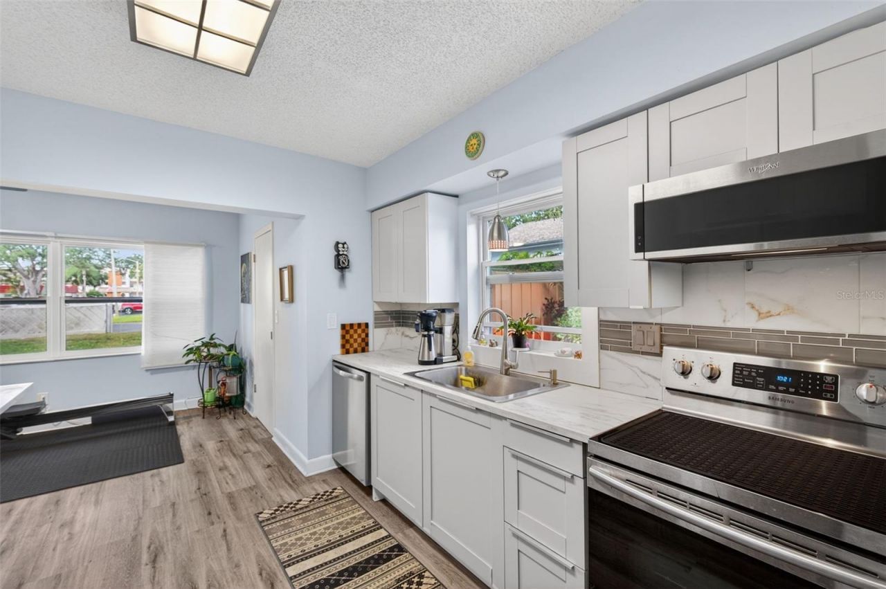 3740 58th Street N, Unit 110, Saint Petersburg, FL 33710 Photo