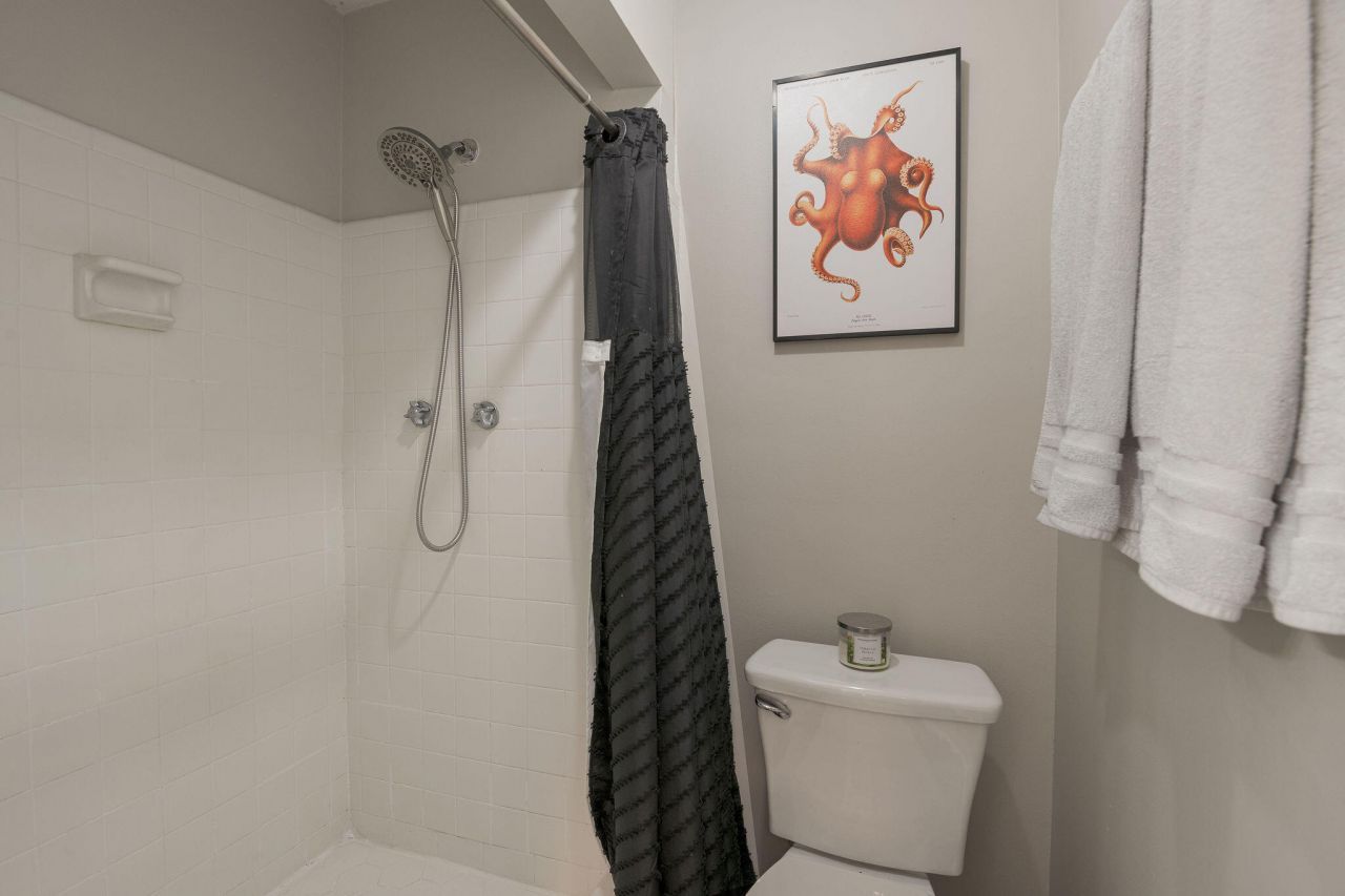 401 Andrea Lane Photo 15