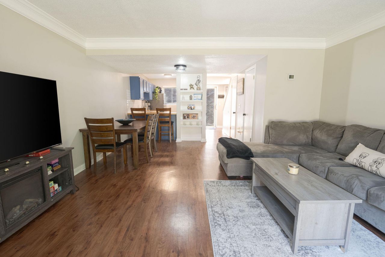 401 Andrea Lane Photo 8