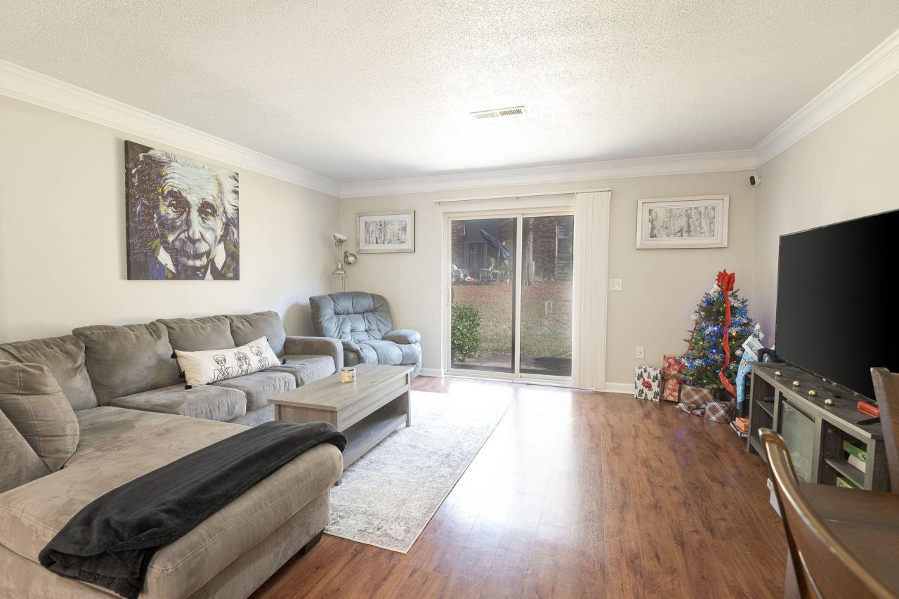 401 Andrea Lane Photo 9