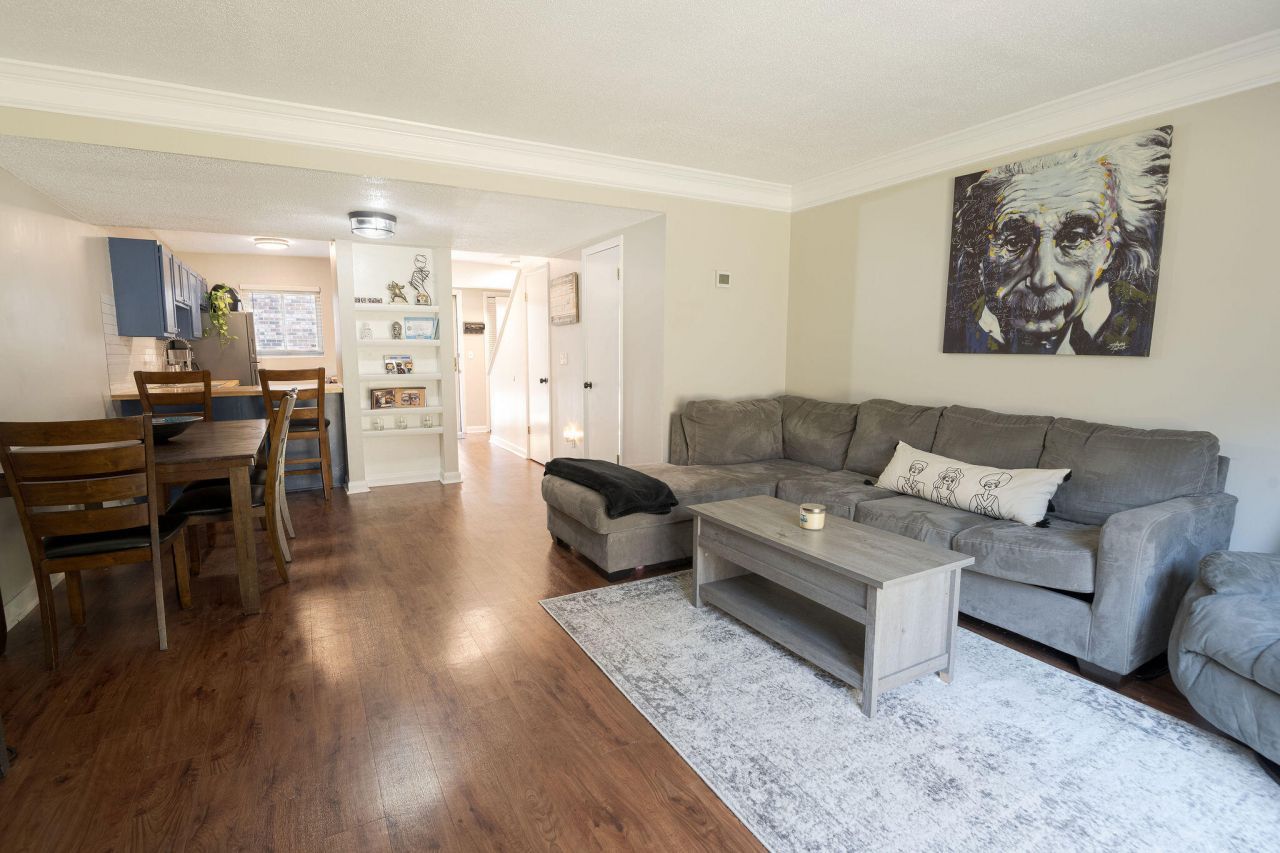 401 Andrea Lane Photo 9