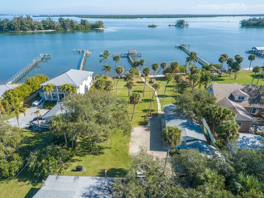 11450 S Indian River Drive, Sebastian, FL 32958 Photo