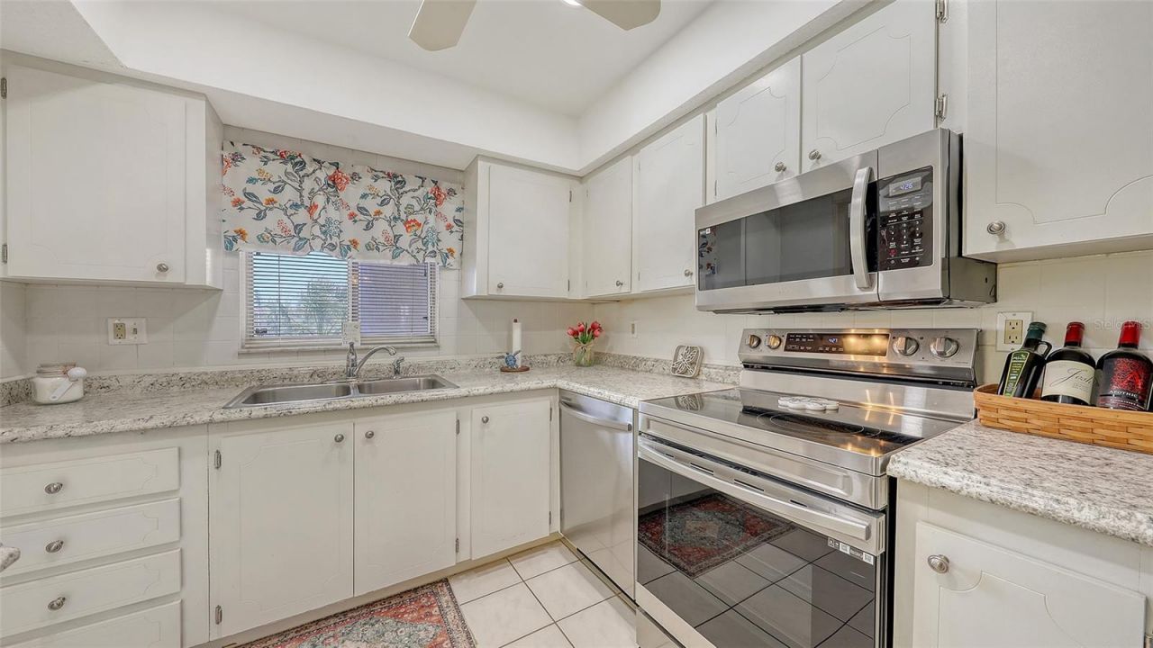 3647 Lake Bayshore Drive, Unit J416, Bradenton, FL 34205 Photo