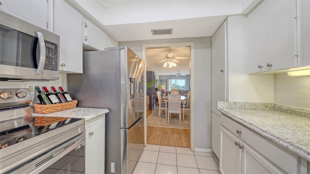 3647 Lake Bayshore Drive, Unit J416, Bradenton, FL 34205 Photo