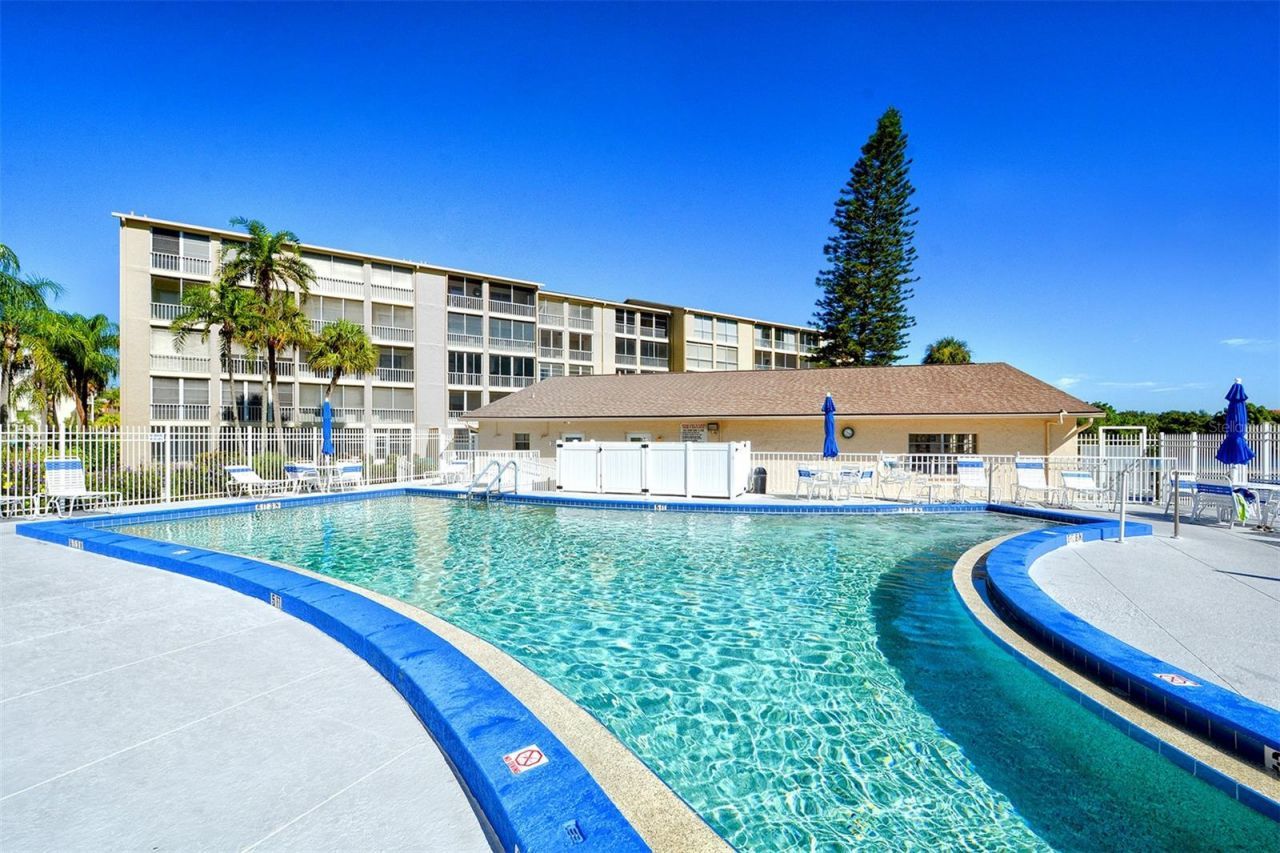 3647 Lake Bayshore Drive, Unit J416, Bradenton, FL 34205 Photo