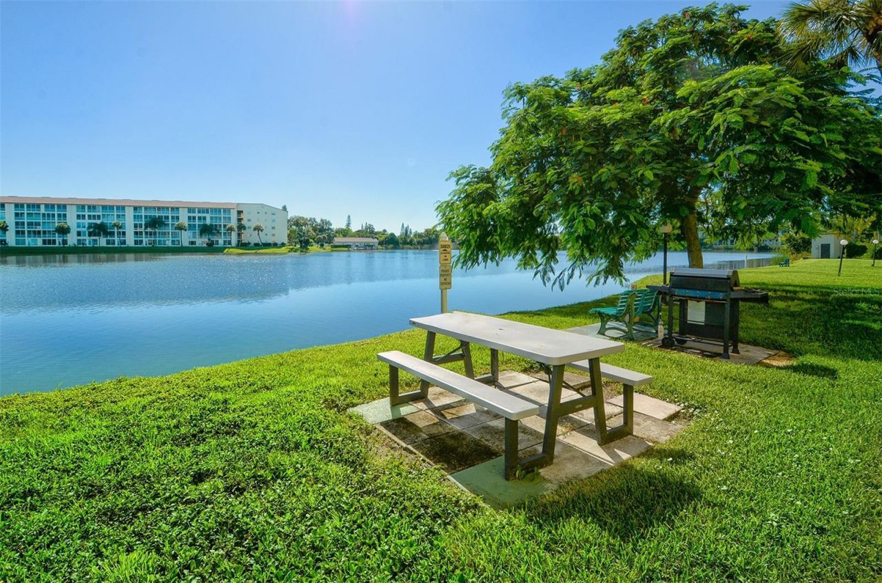 3647 Lake Bayshore Drive, Unit J416, Bradenton, FL 34205 Photo