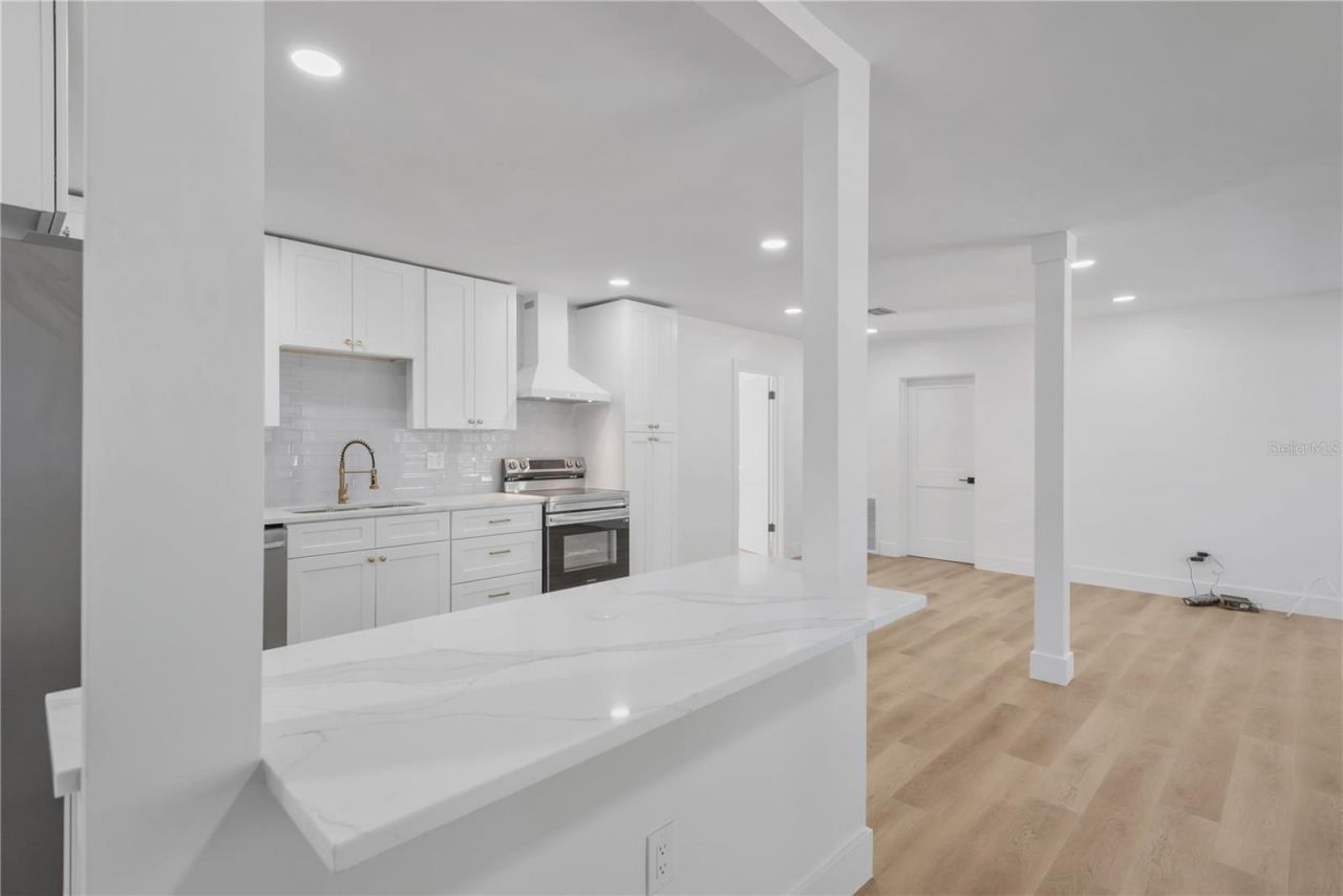 4300 28th Avenue N, Saint Petersburg, FL 33713 Photo