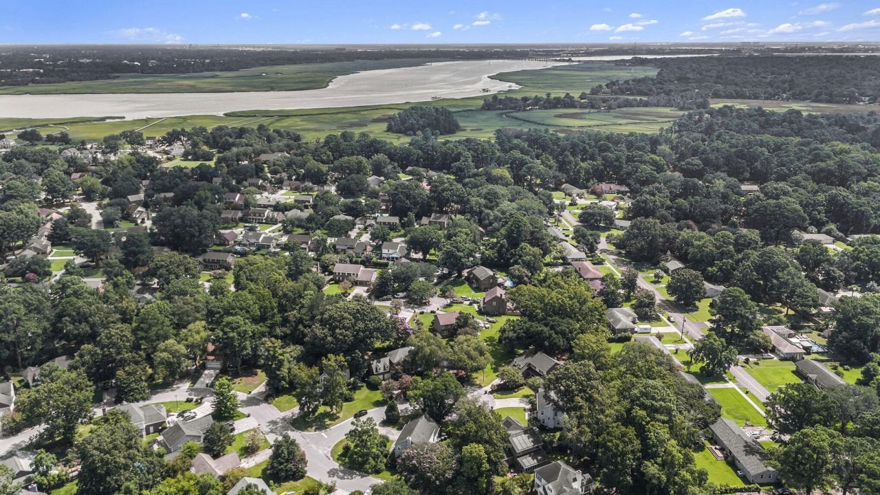 1861 Cattail Row Photo 27