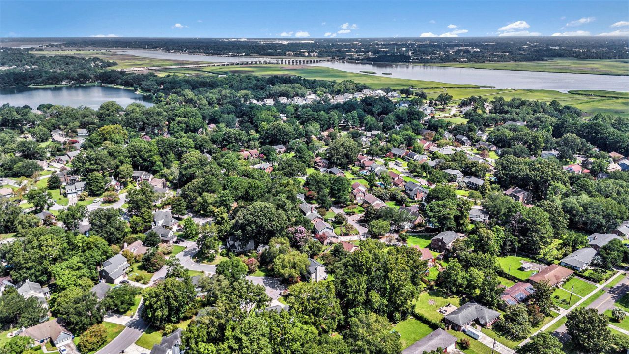 1861 Cattail Row Photo 31