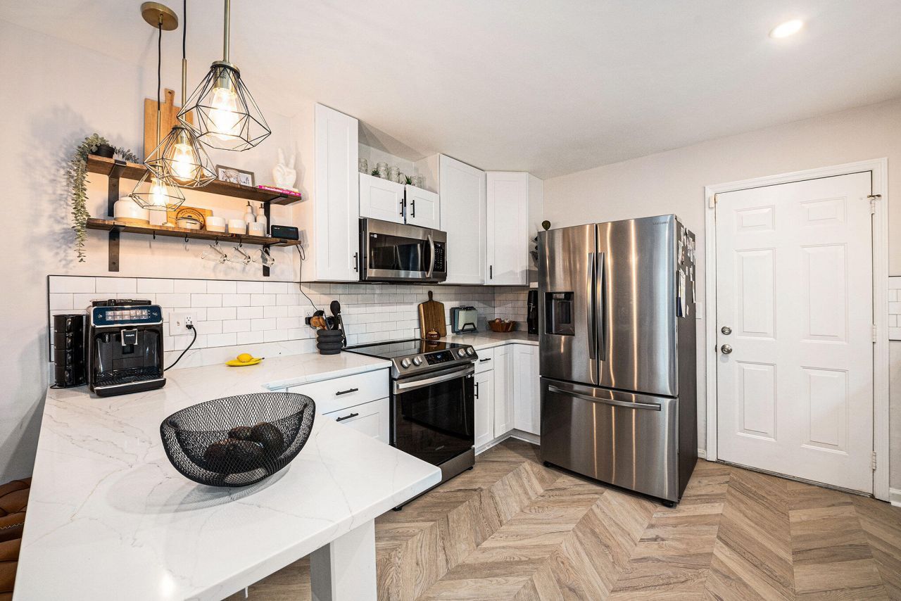 1861 Cattail Row Photo 9