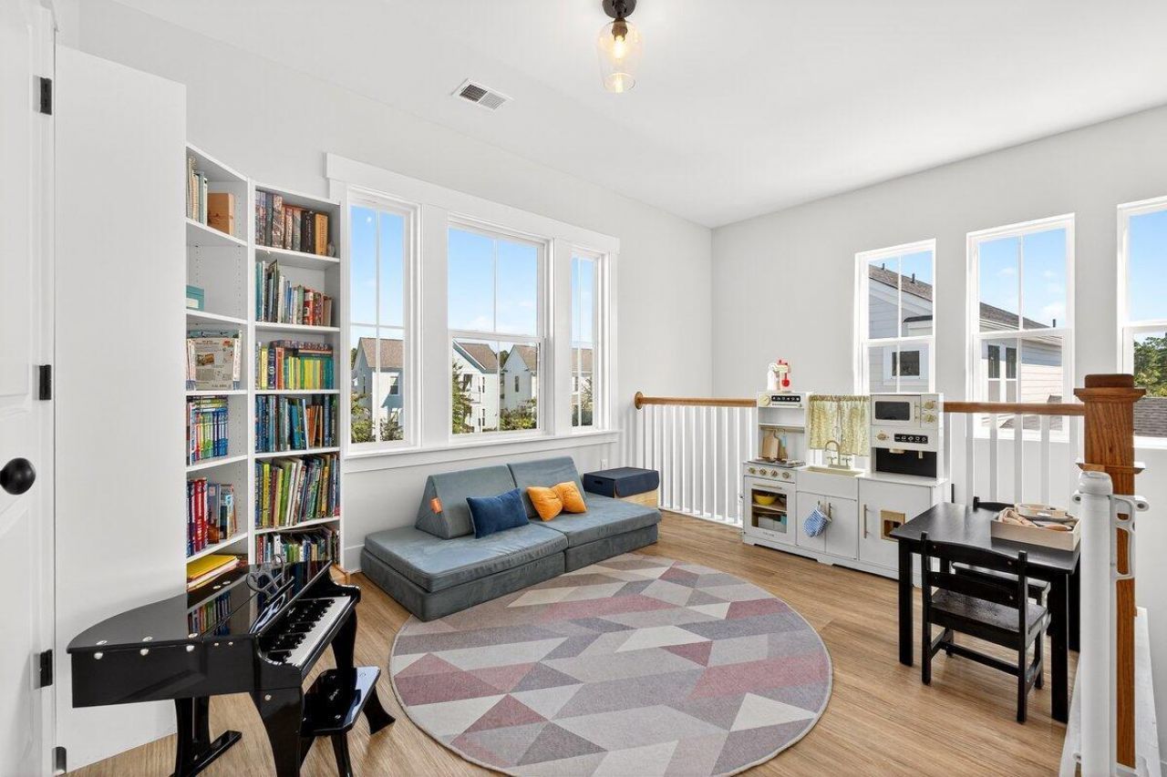 285 Great Lawn Drive Photo 16