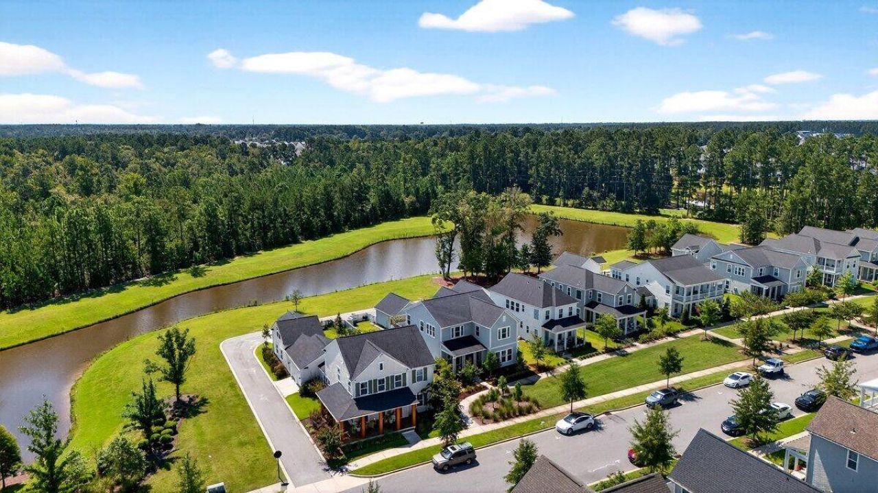 285 Great Lawn Drive Photo 32