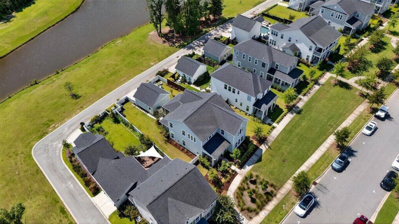 285 Great Lawn Drive Photo 33