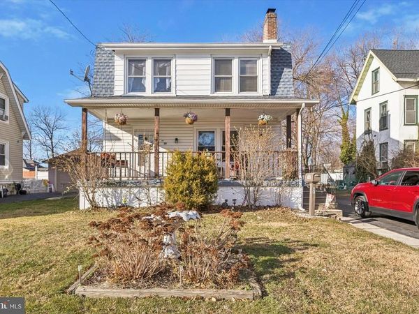 20 N LLANWELLYN AVENUE, GLENOLDEN, PA 19036