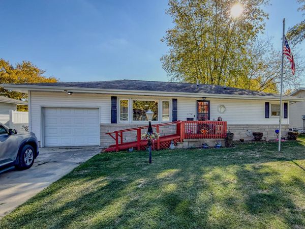 1116 Eastview Drive, Paxton, IL 60957