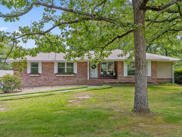 28 Lynn Road, Signal Mountain, TN 37377
