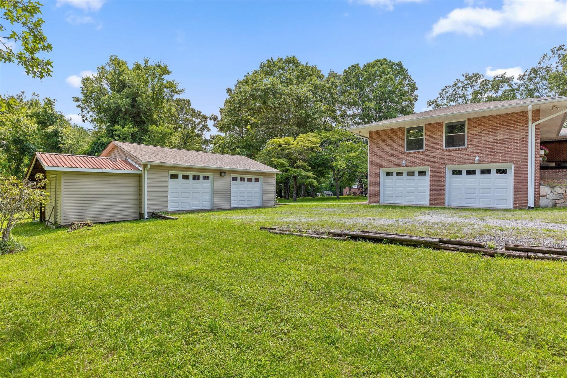 28 Lynn Road, Signal Mountain, TN 37377 Main Photo