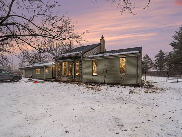 323 S Truhn Road, Fowlerville, MI 48836