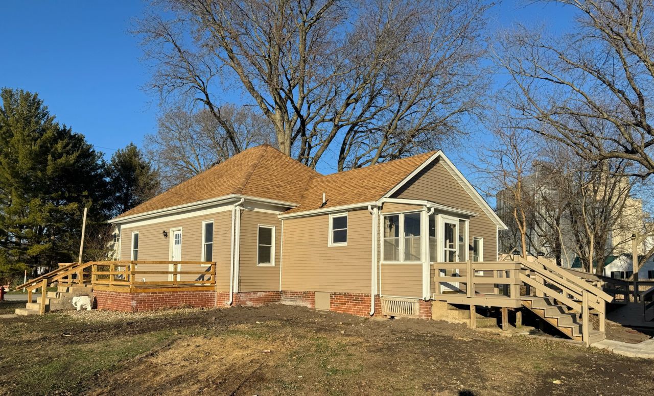 100 S West Street, Sadorus, IL 61872 Main Photo