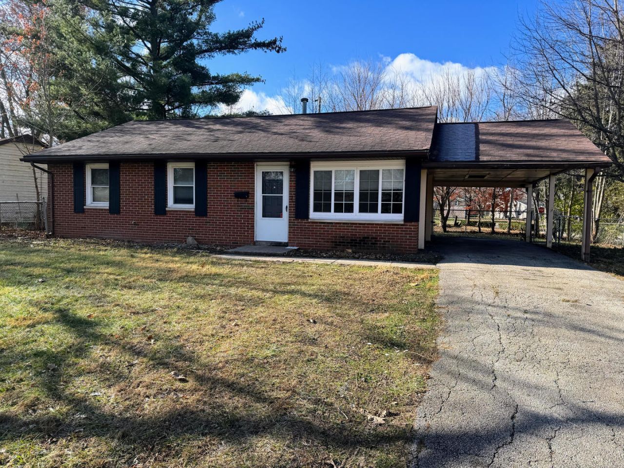 1315 Williamsburg Drive, Champaign, IL 61821 Main Photo