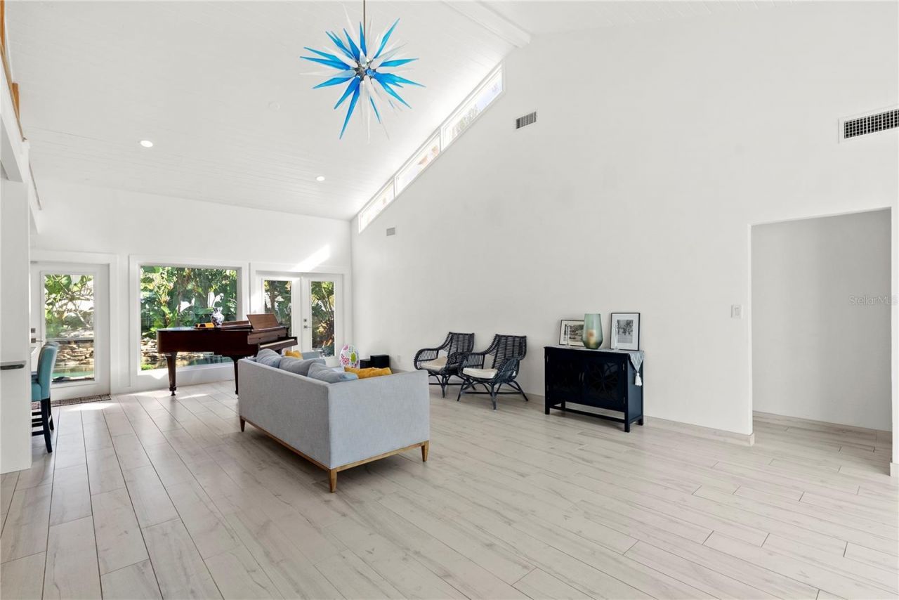 935 42nd Avenue N, Saint Petersburg, FL 33703 Photo