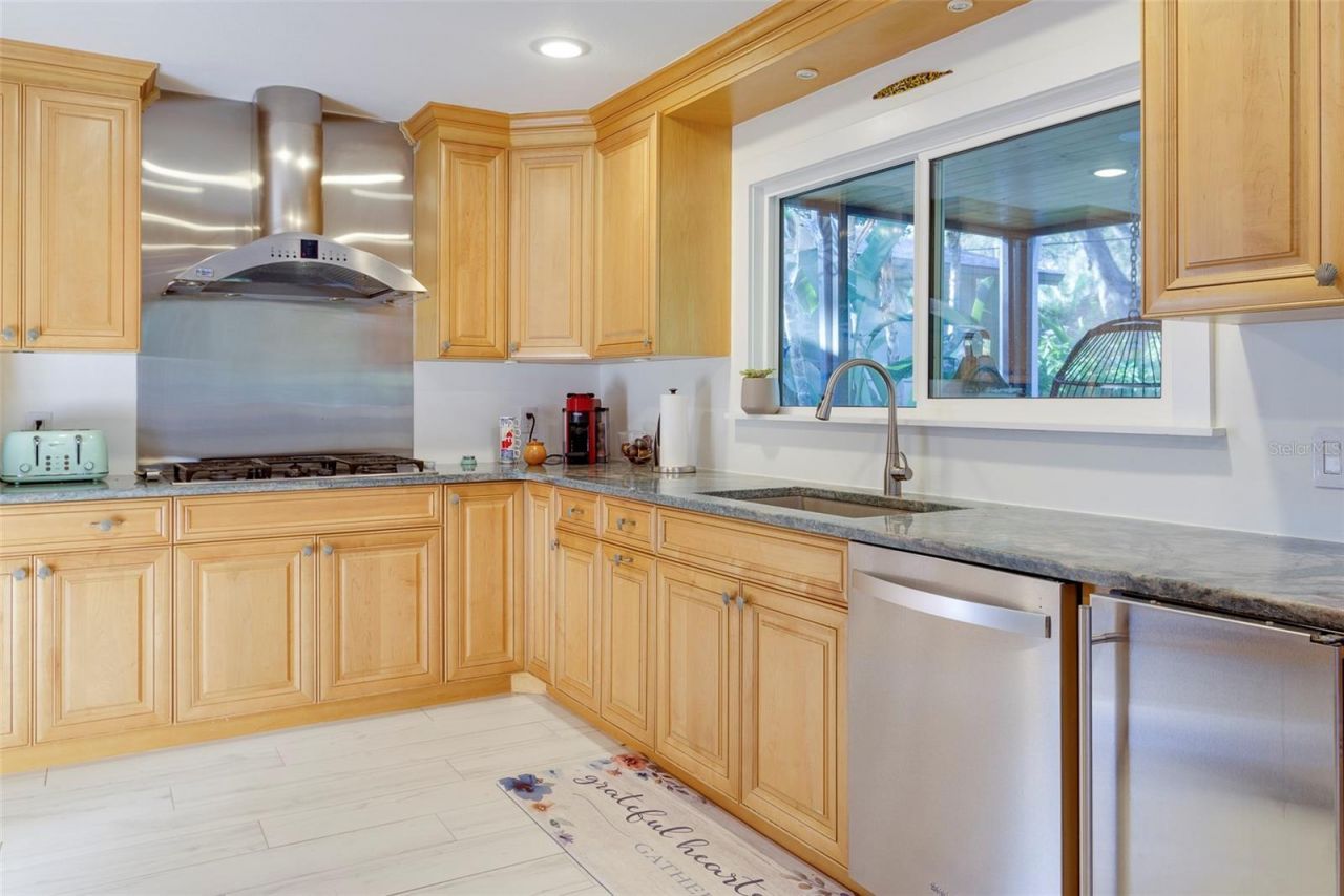 935 42nd Avenue N, Saint Petersburg, FL 33703 Photo