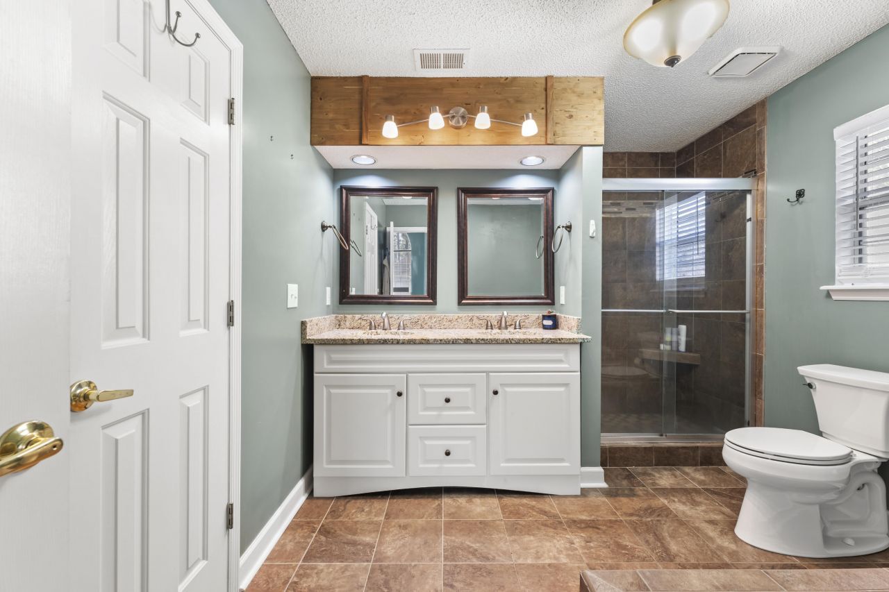 1005 Shinnecock Hill Court Photo 20