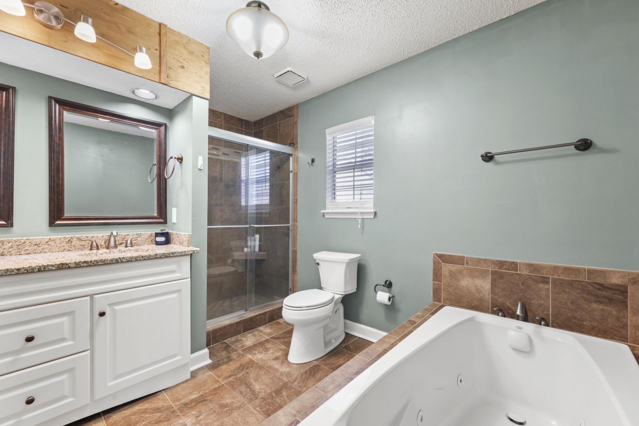 1005 Shinnecock Hill Court Photo 21