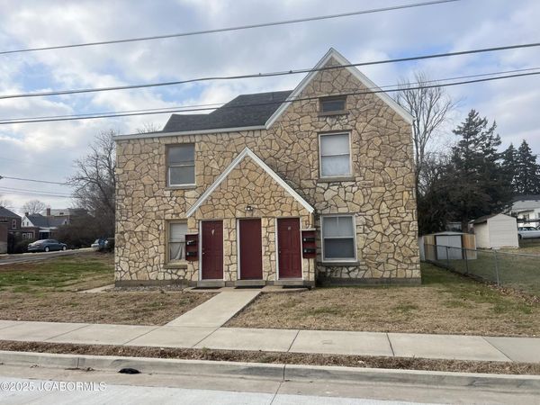 606 WASHINGTON STREET, Jefferson City, MO 65101