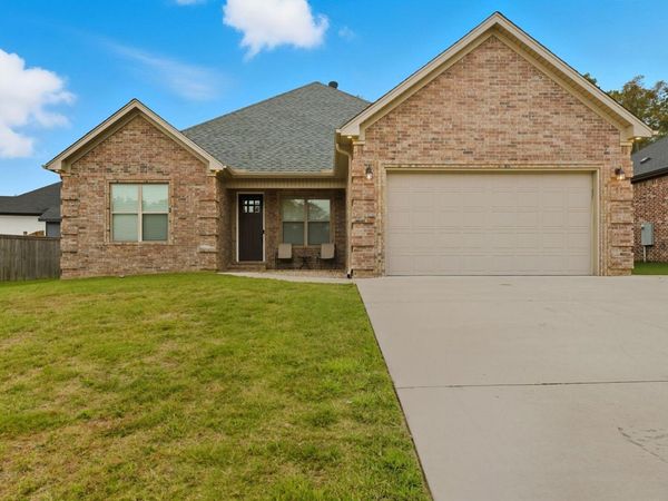 9009 Wooddale Dr, Sherwood, AR 72120