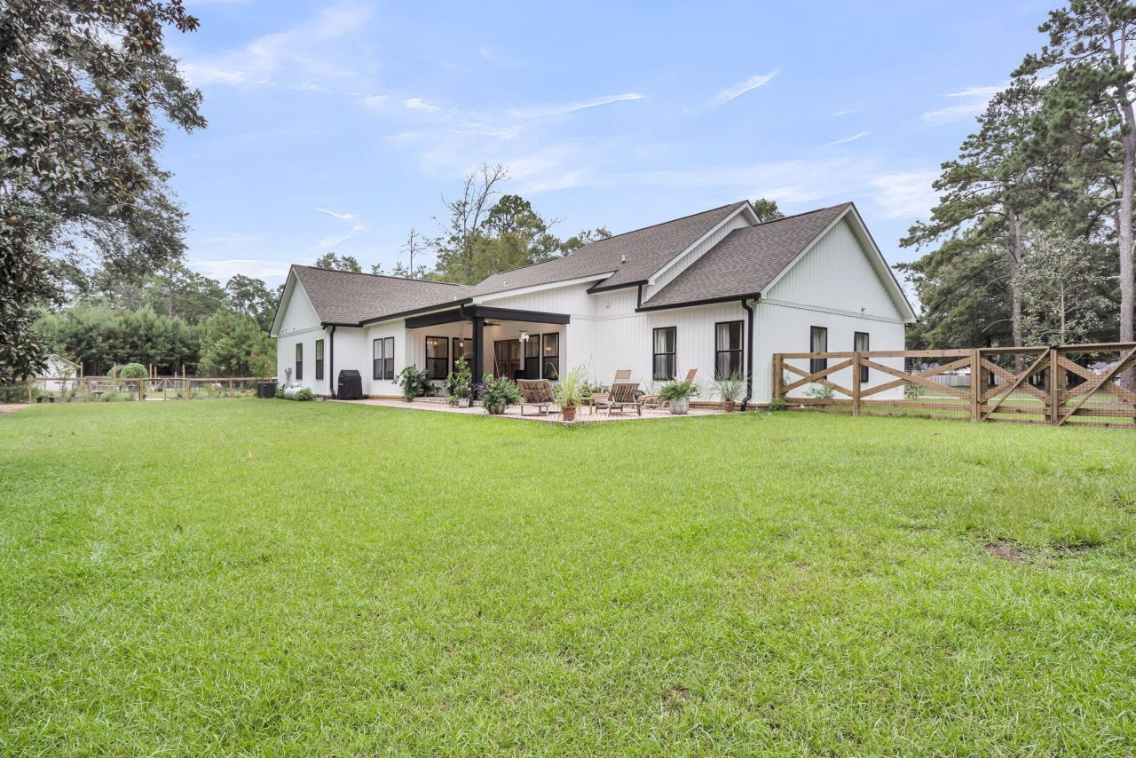 182 Longleaf Drive Photo 10