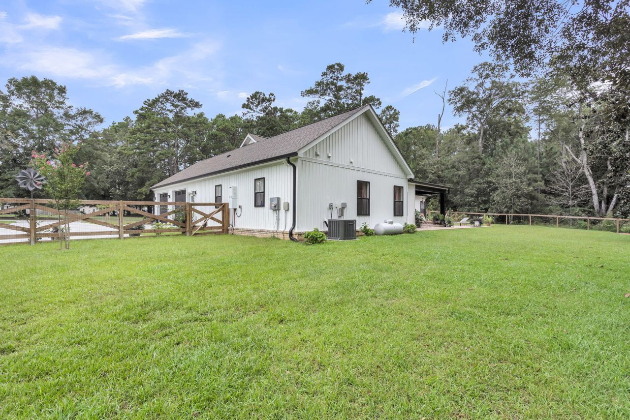 182 Longleaf Drive Photo 13