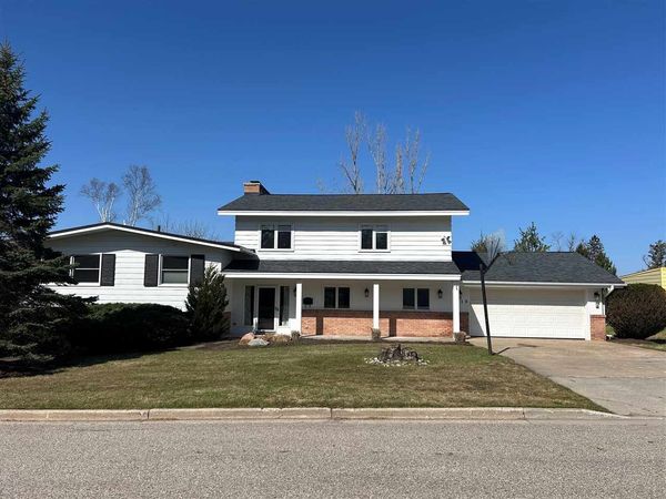 1118 Valley View Avenue, Petoskey, MI 49770