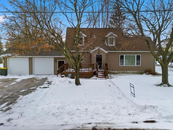 702 9th Avenue S, Saint James, MN 56081