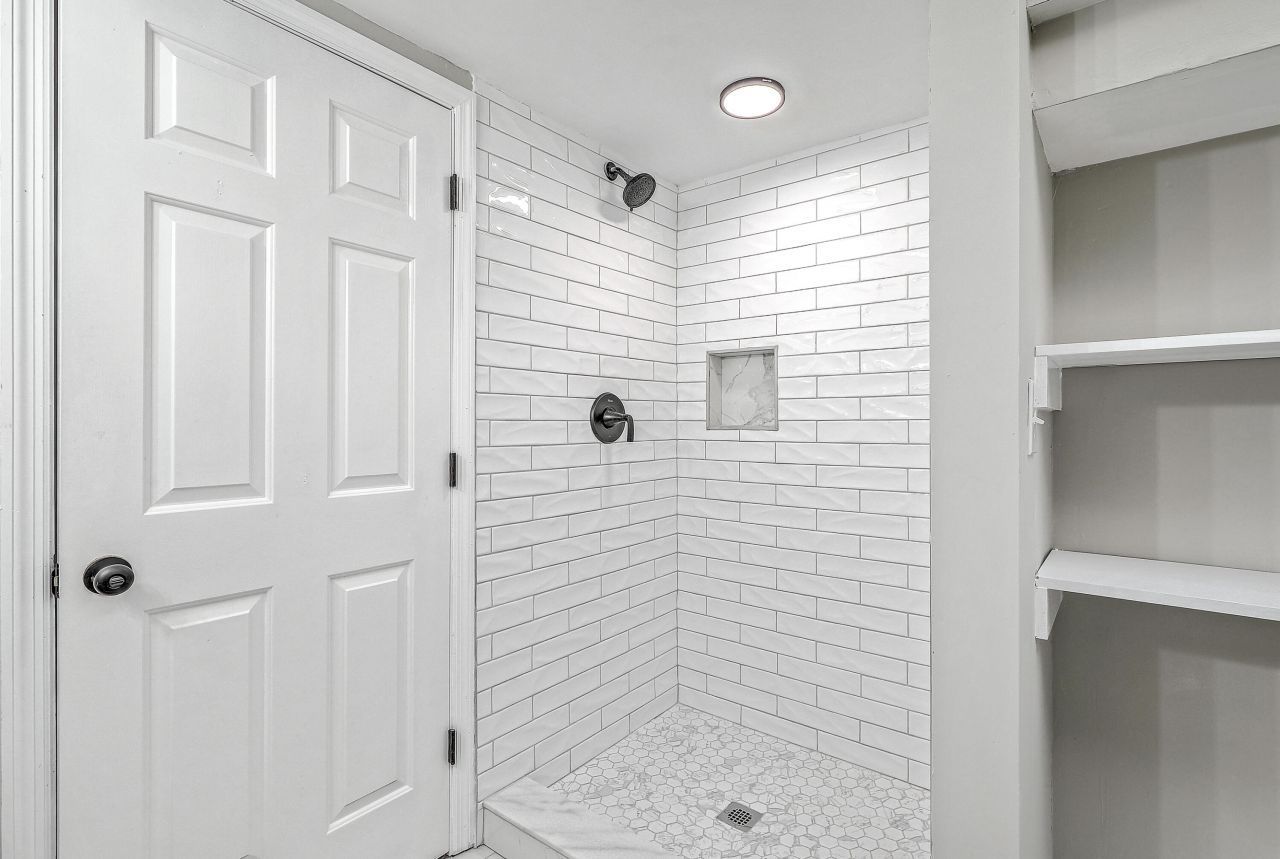 233 Harlock Drive Photo 15