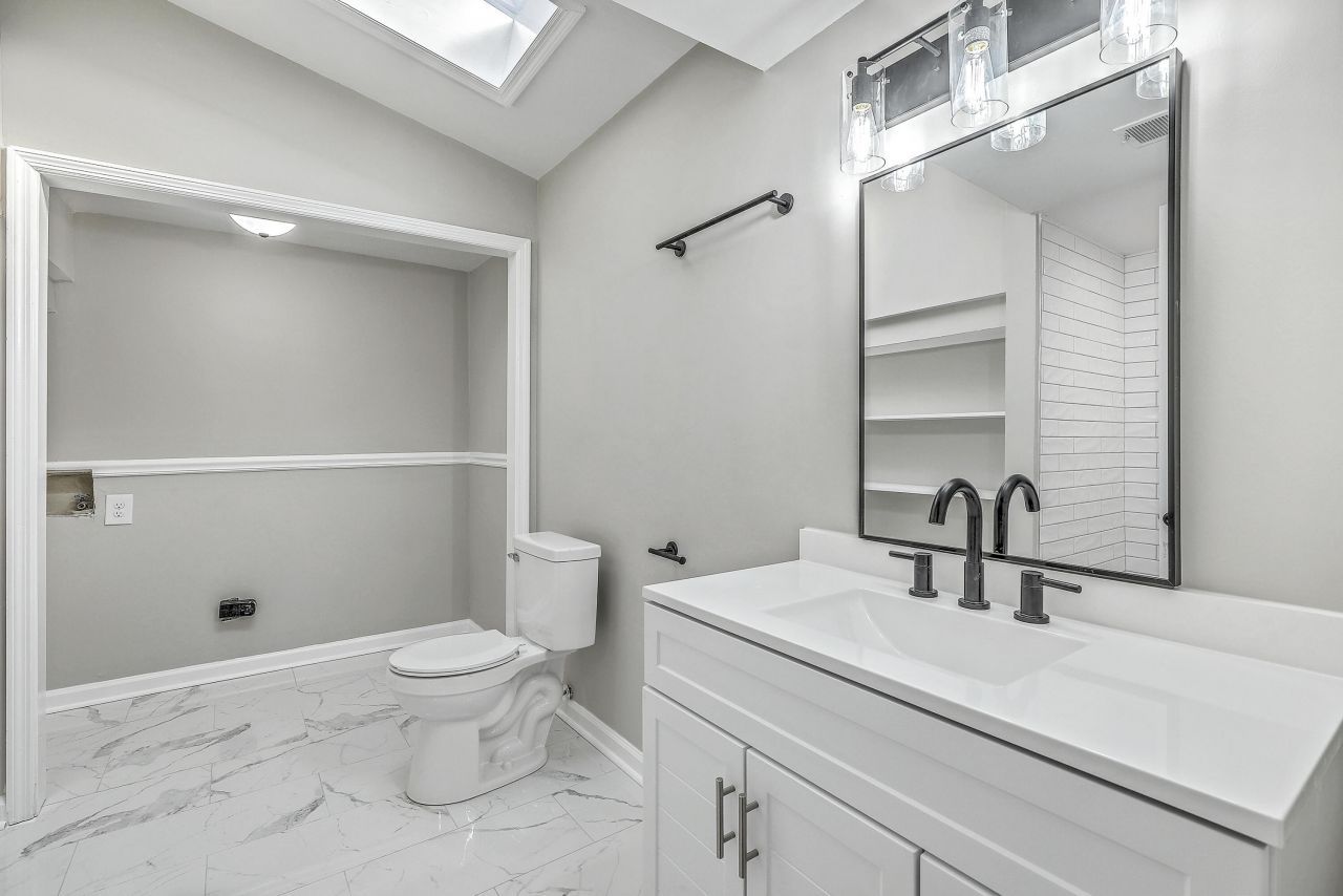 233 Harlock Drive Photo 17