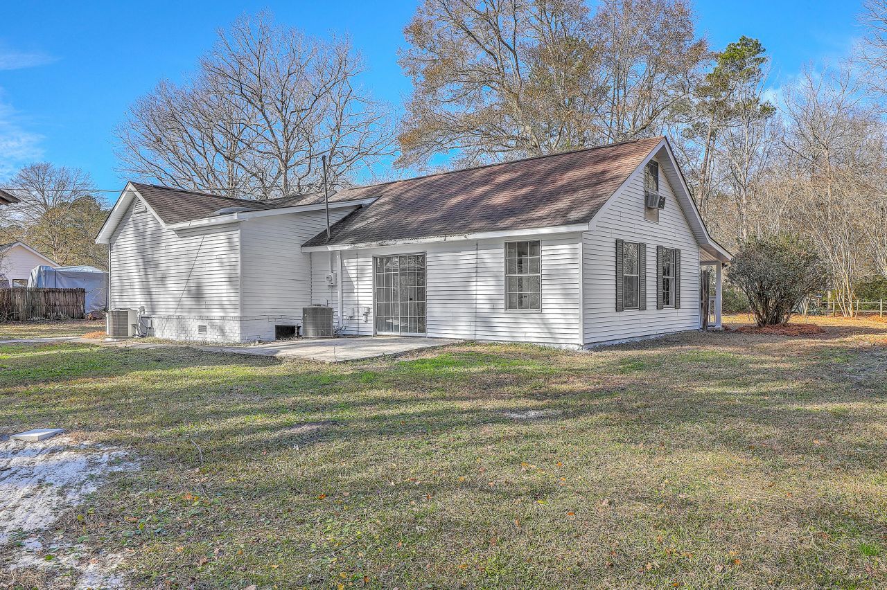 233 Harlock Drive Photo 19