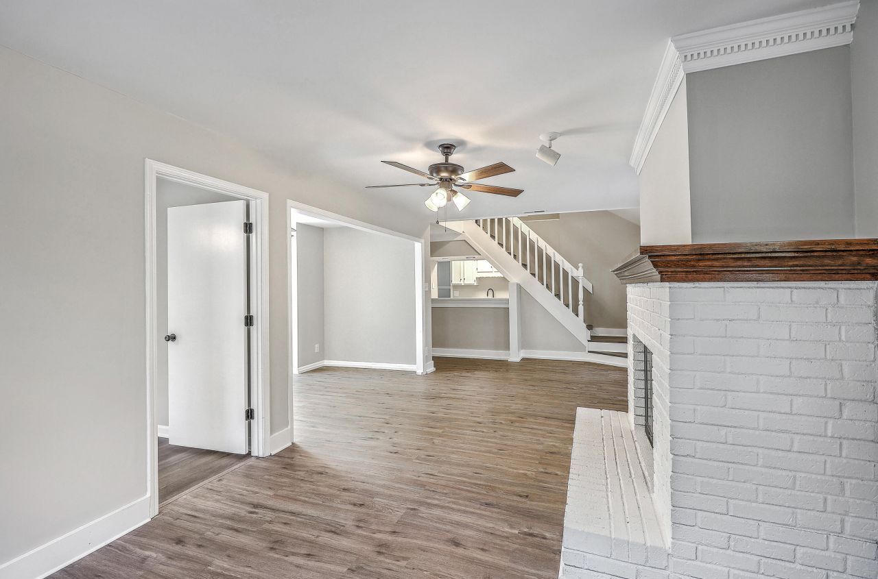 233 Harlock Drive Photo 22