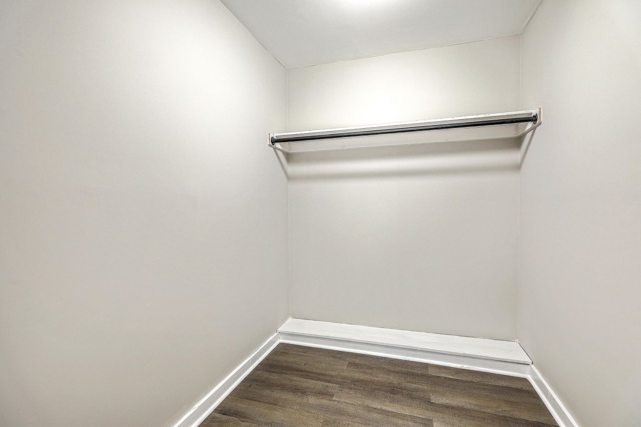 233 Harlock Drive Photo 27