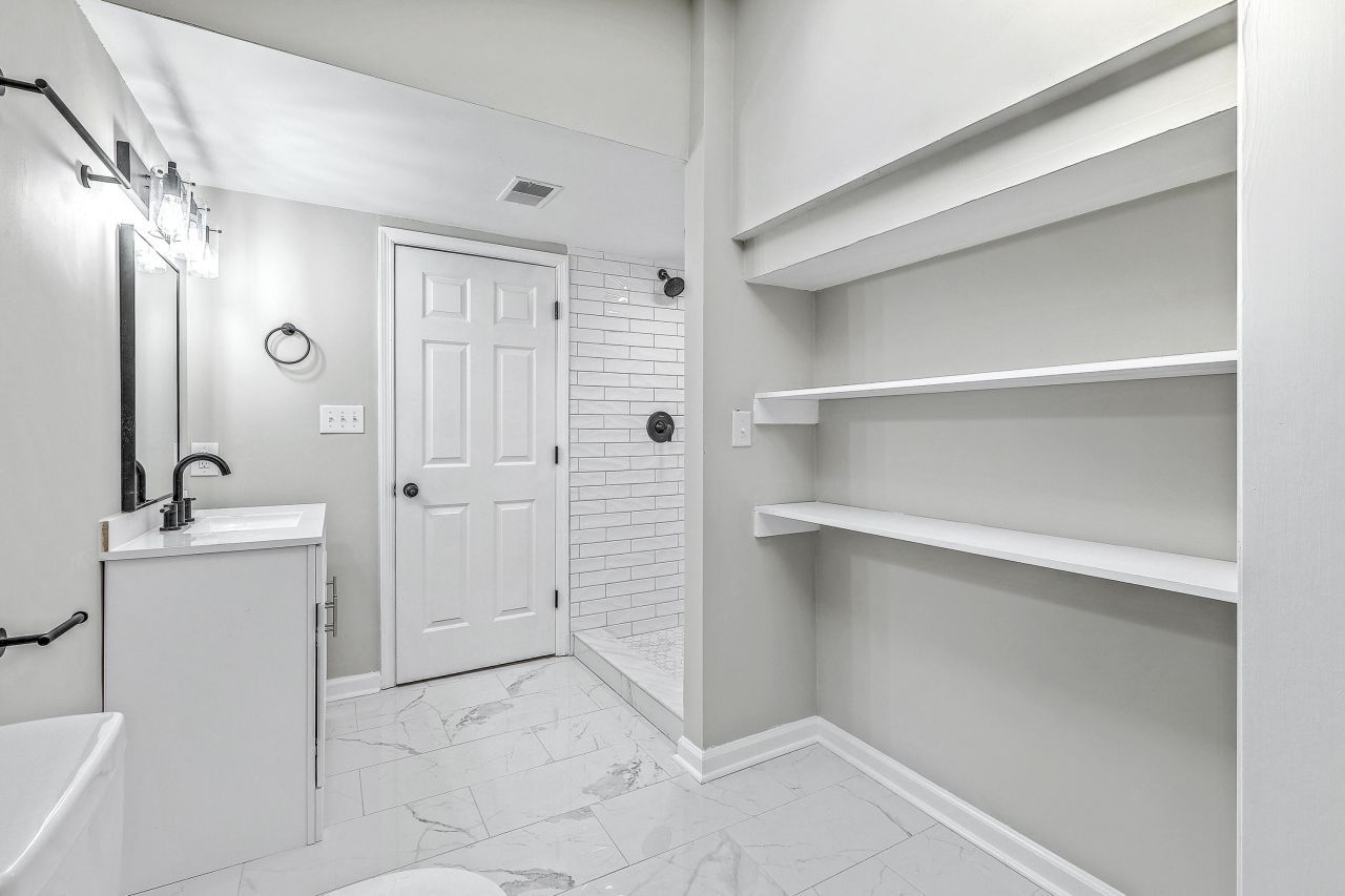 233 Harlock Drive Photo 28