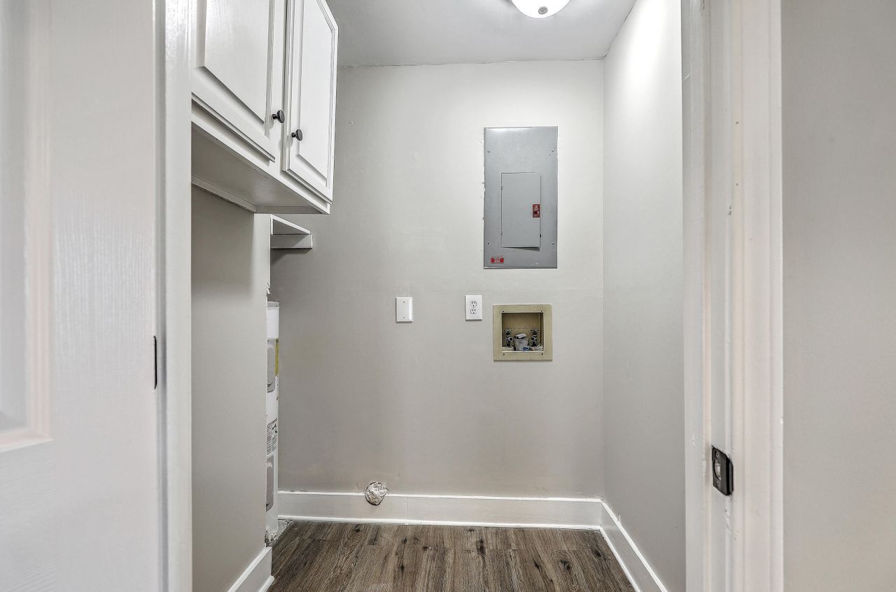 233 Harlock Drive Photo 31