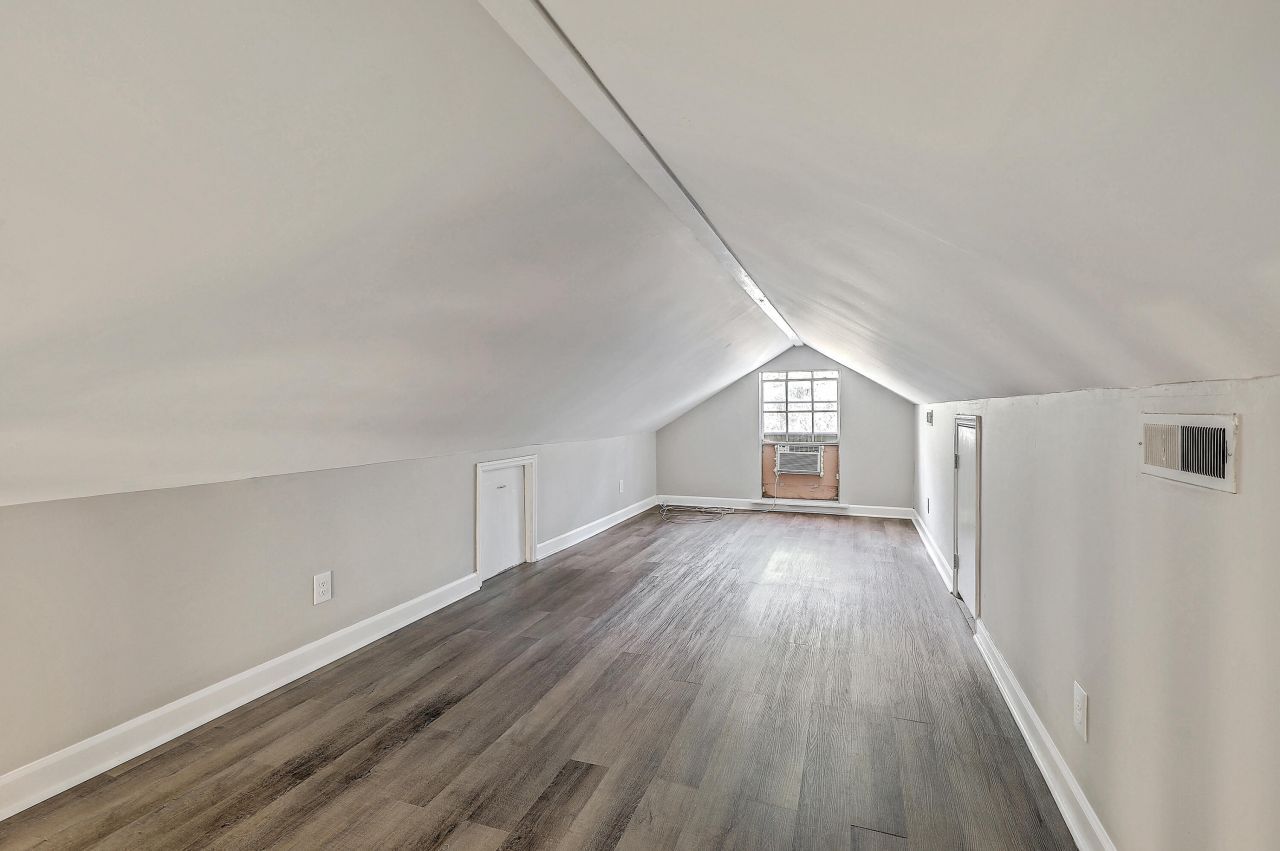 233 Harlock Drive Photo 34