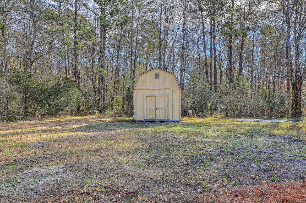 233 Harlock Drive Photo 37