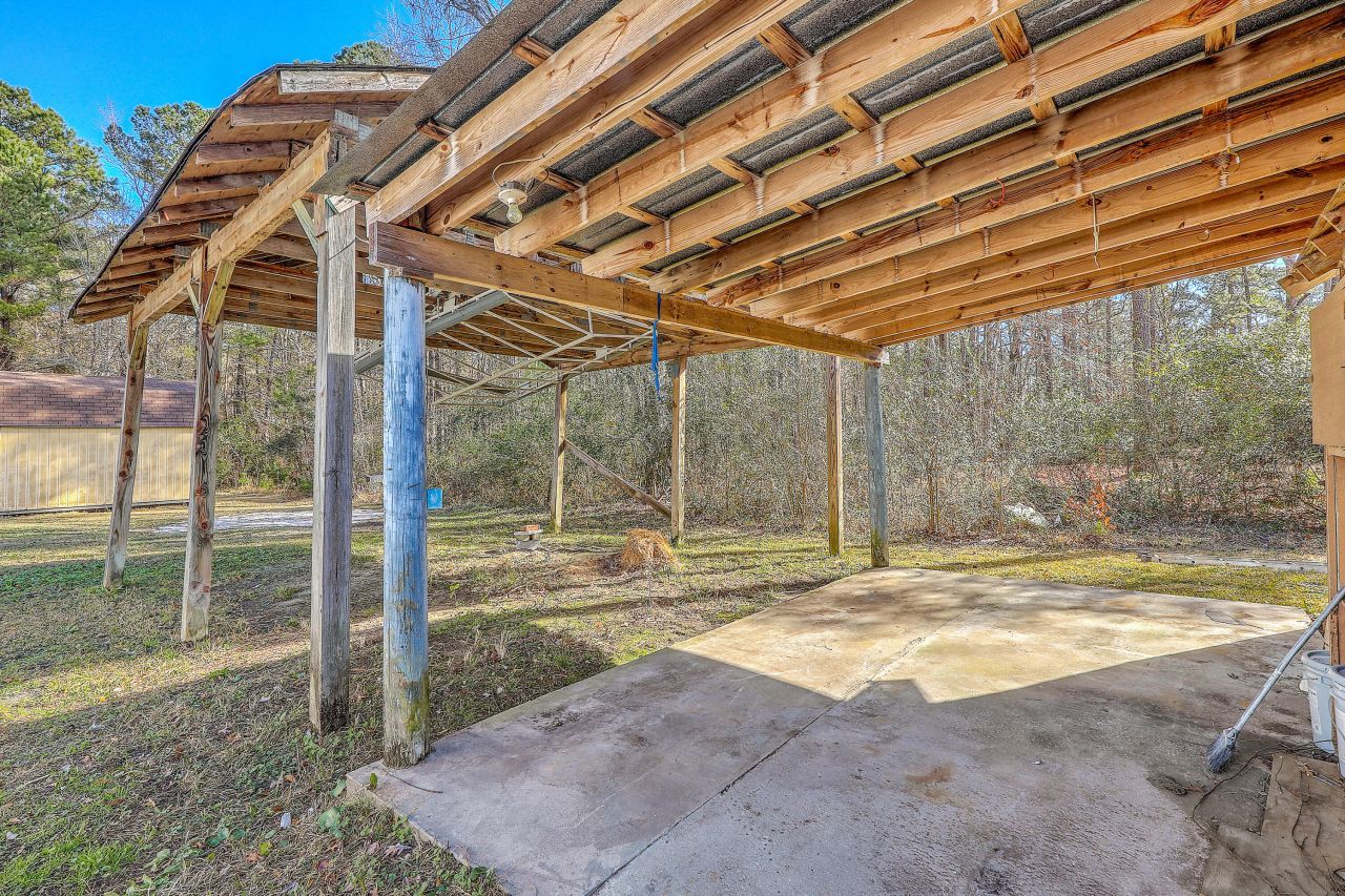 233 Harlock Drive Photo 38