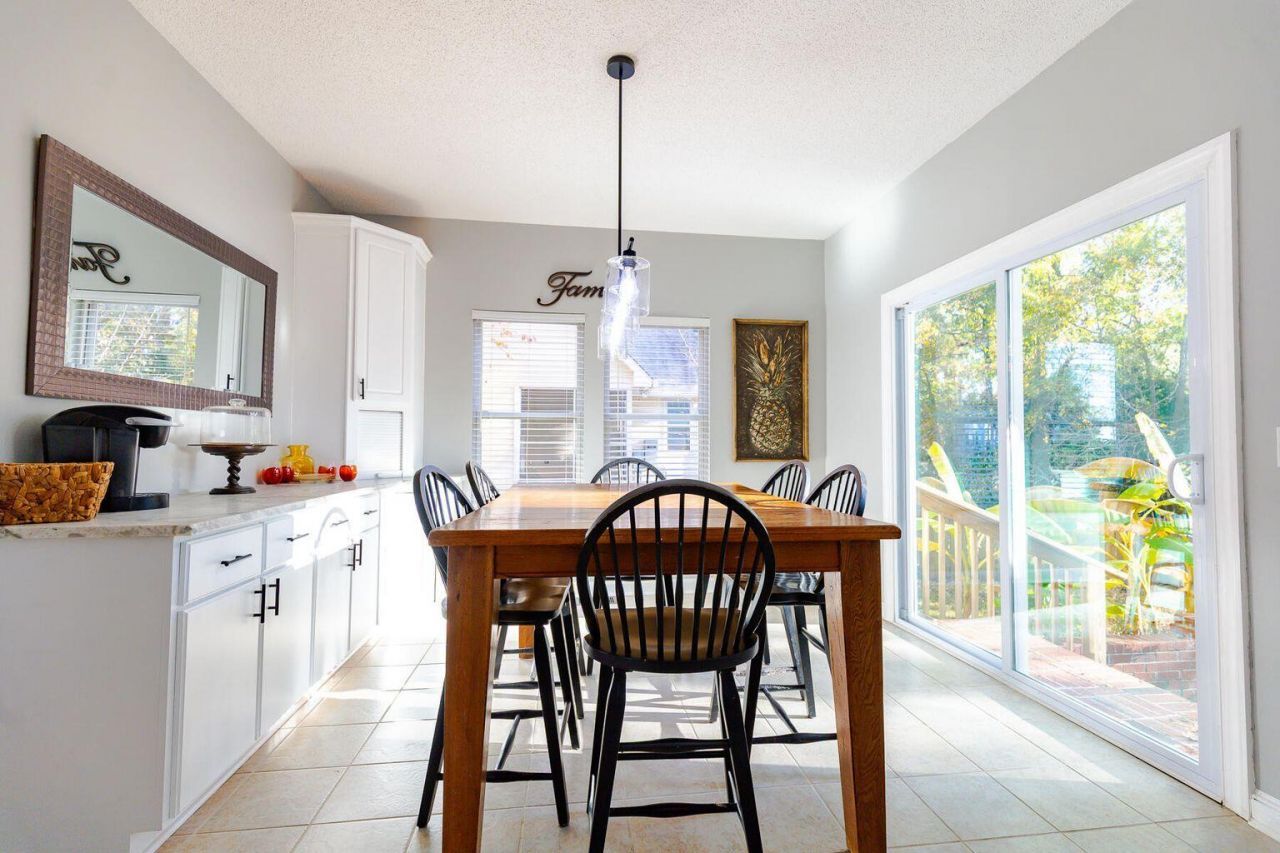 111 Long Bow Road Photo 10